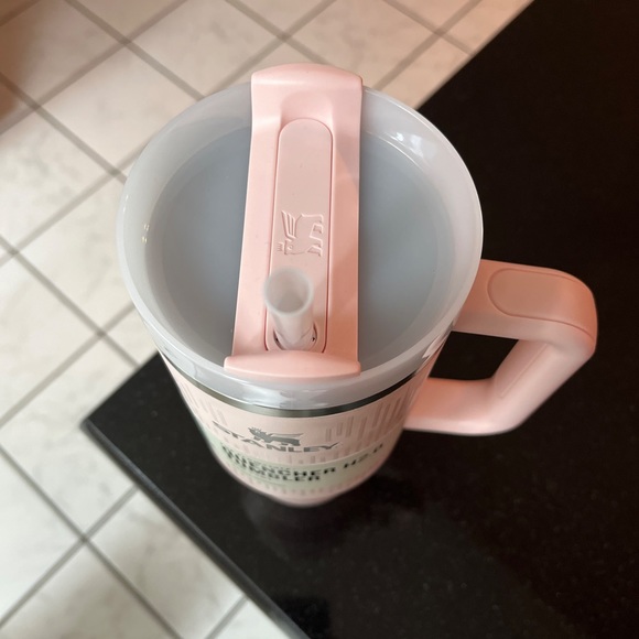 🔥BNWB STANLEY 40oz🔥 - Picture 3 of 5